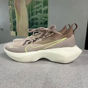 Nike Women's Vista Lite